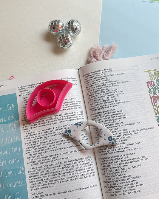 Page Holder Clay Cutter