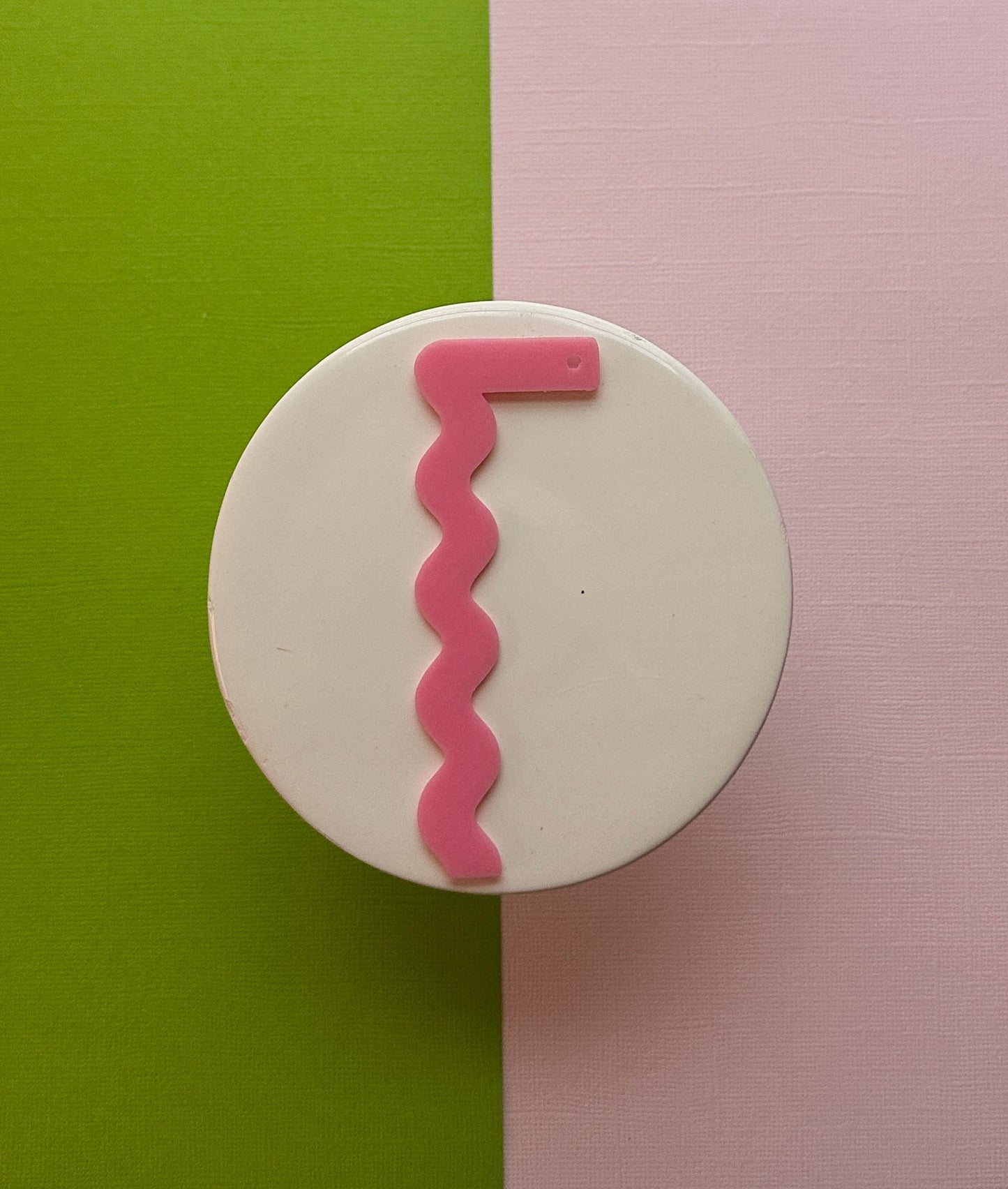 Squiggle Try On Stick