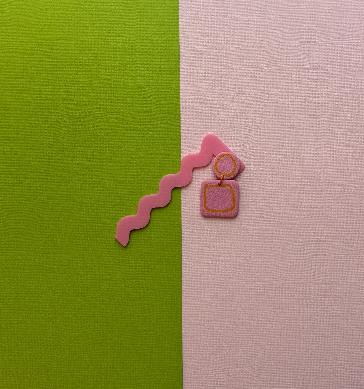 Squiggle Try On Stick