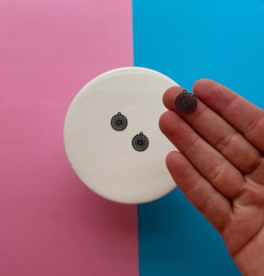 Black Circle Charm (10 PCS)
