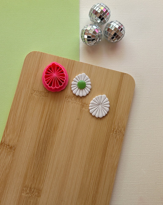 Round Scalloped Clay Cutter