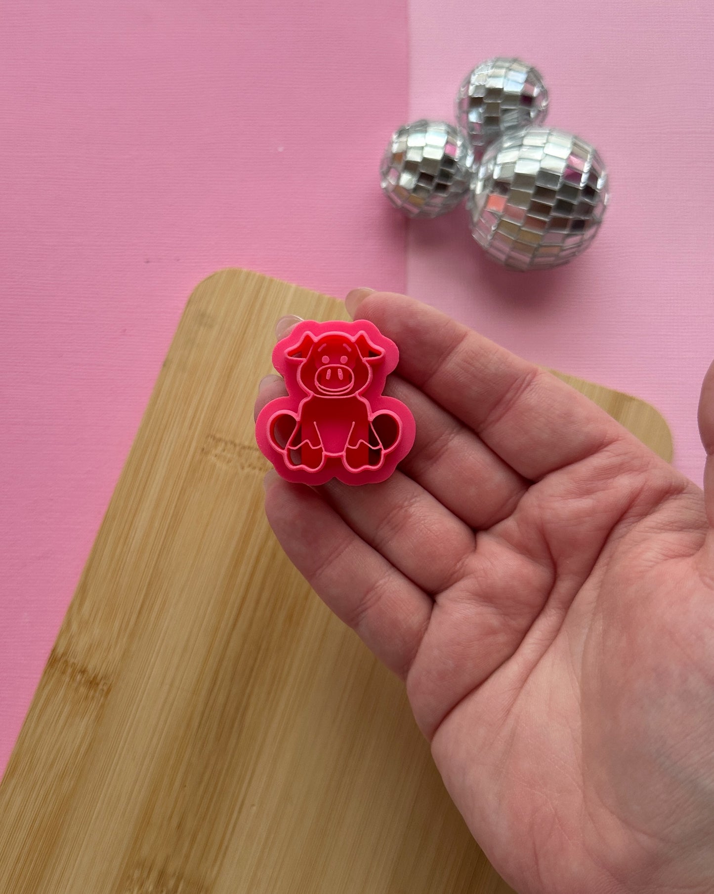 Pig Clay Cutter