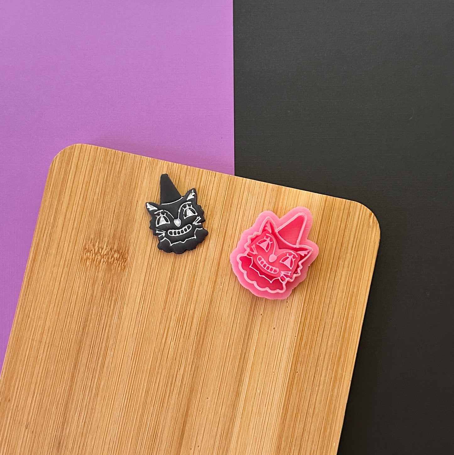 Vintage Spooky Cat Clay Cutter